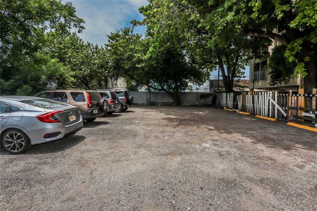 1563 SW 2nd St, Miami, FL 33135