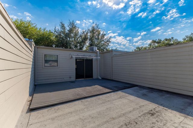1625 Prairie Grove Drive, Houston, TX 77077