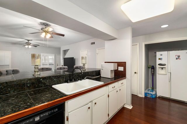 1625 Prairie Grove Drive, Houston, TX 77077