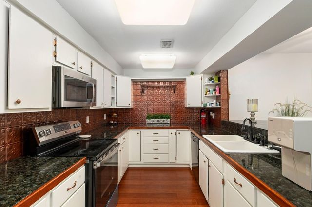 1625 Prairie Grove Drive, Houston, TX 77077
