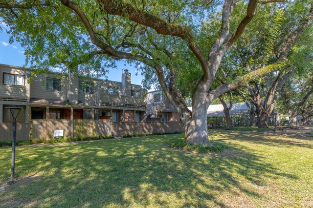 1625 Prairie Grove Drive, Houston, TX 77077