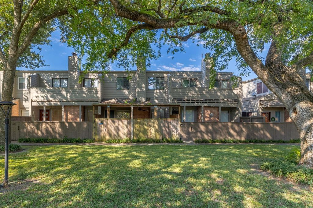 1625 Prairie Grove Drive, Houston, TX 77077