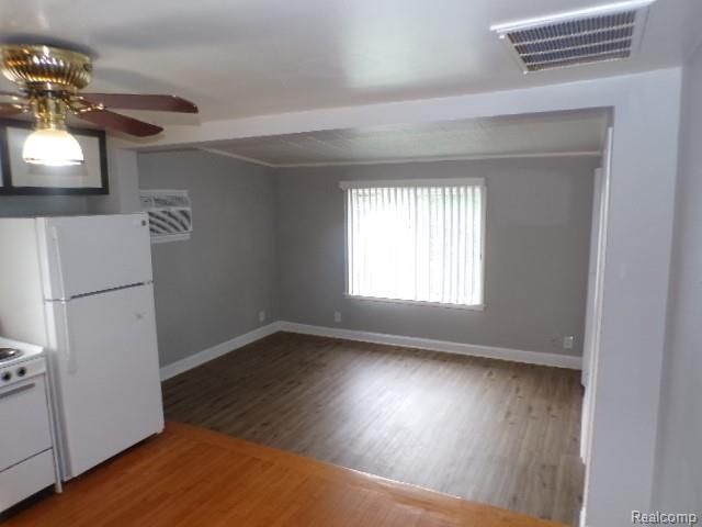 3170 Dixie Highway C, Waterford, MI 48328