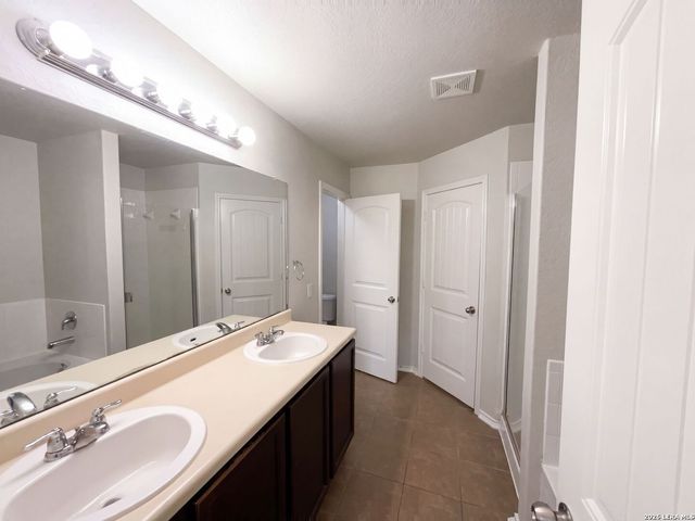 11503 N Peak, San Antonio, TX 78245