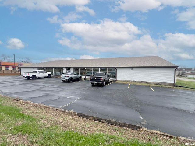 1323 11TH Street, De Witt, IA 52742