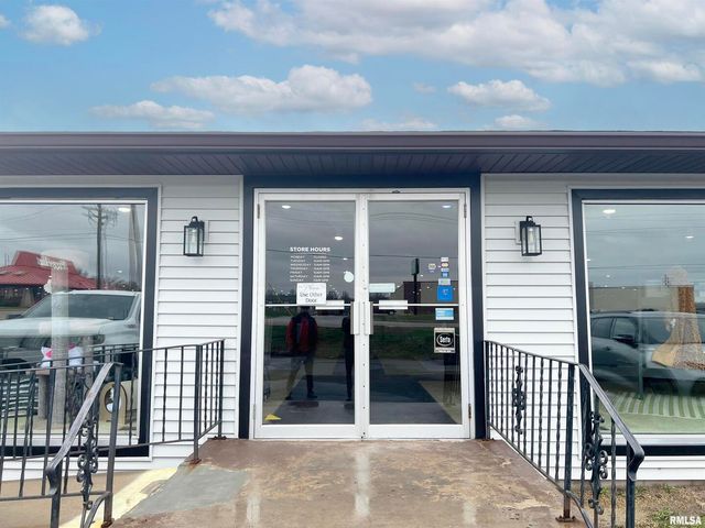 1323 11TH Street, De Witt, IA 52742