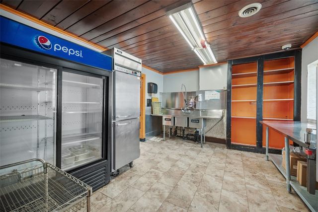 1442 Lowrie St, Troy Hill, PA 15212