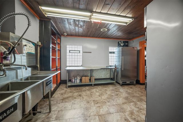 1442 Lowrie St, Troy Hill, PA 15212