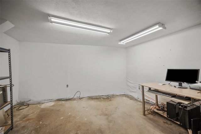 1442 Lowrie St, Troy Hill, PA 15212