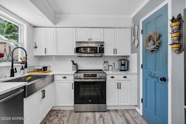 132 Topside Road, Manahawkin, NJ 08050