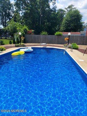 132 Topside Road, Manahawkin, NJ 08050