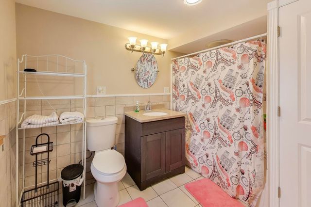 29 S Iowa Avenue, Addison, IL 60101