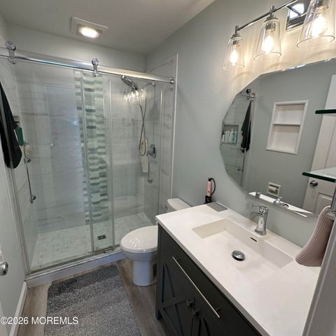 71 Oak Glen Road, Toms River, NJ 08753