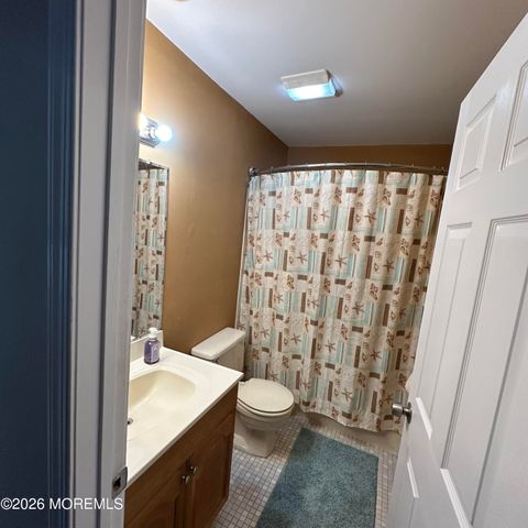 71 Oak Glen Road, Toms River, NJ 08753