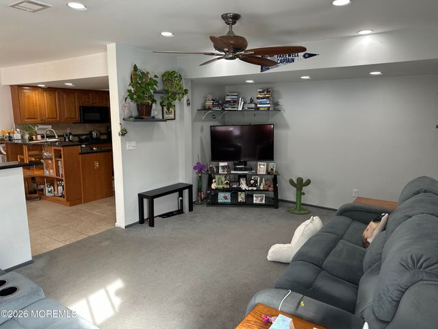 71 Oak Glen Road, Toms River, NJ 08753