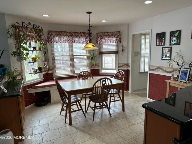 71 Oak Glen Road, Toms River, NJ 08753