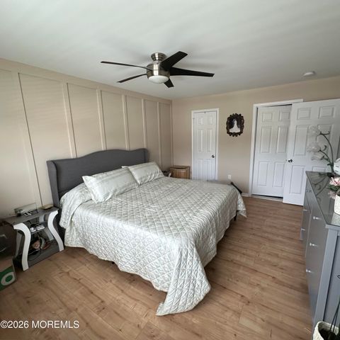 71 Oak Glen Road, Toms River, NJ 08753