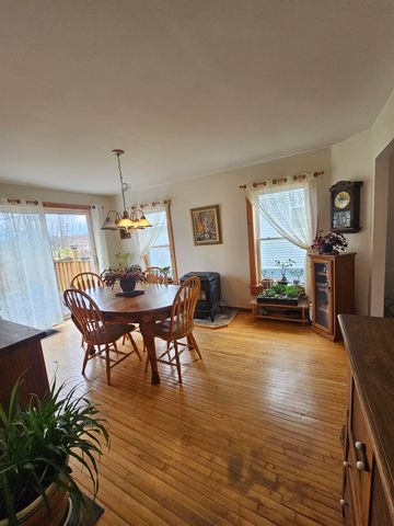 74 North Pleasant Street, Troy, VT 05859