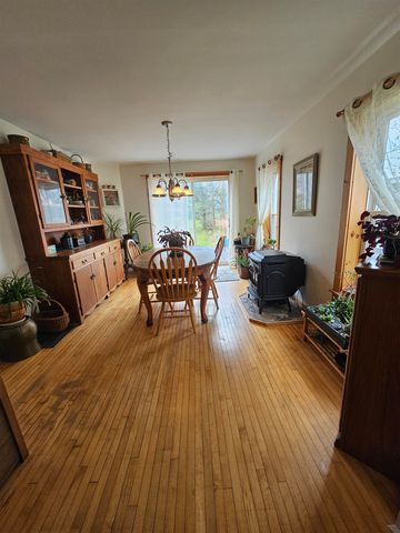 74 North Pleasant Street, Troy, VT 05859