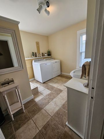 74 North Pleasant Street, Troy, VT 05859