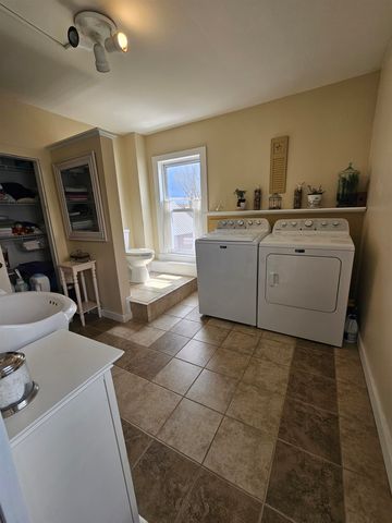 74 North Pleasant Street, Troy, VT 05859