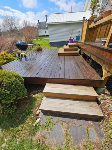 74 North Pleasant Street, Troy, VT 05859