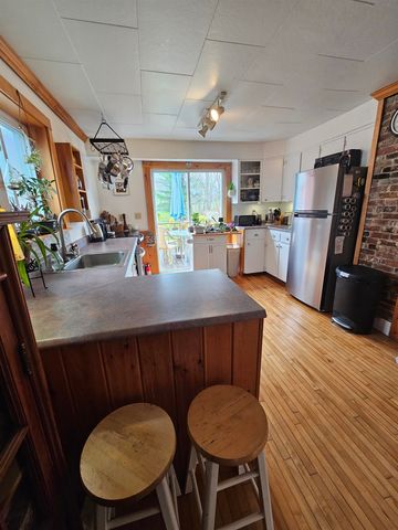 74 North Pleasant Street, Troy, VT 05859