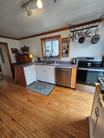 74 North Pleasant Street, Troy, VT 05859