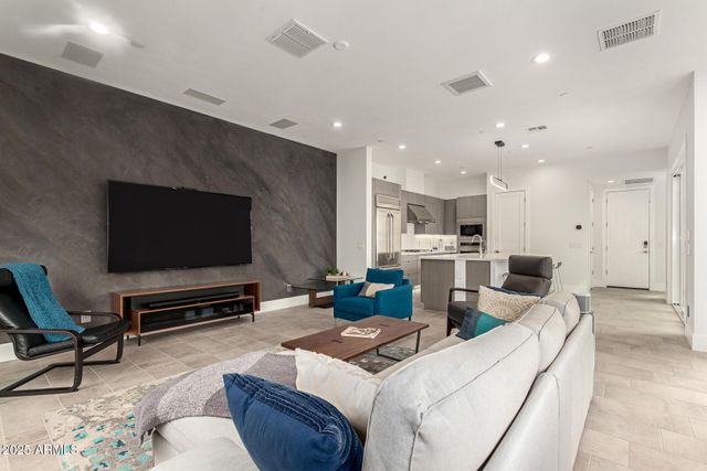 6804 E LYRA Drive, Scottsdale, AZ 85257