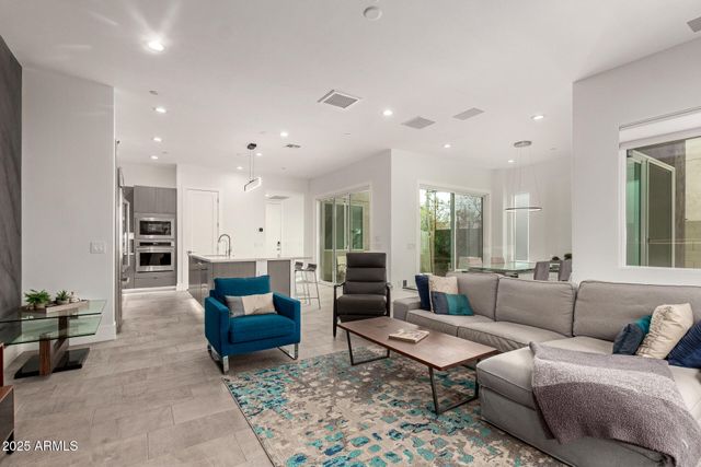 6804 E LYRA Drive, Scottsdale, AZ 85257