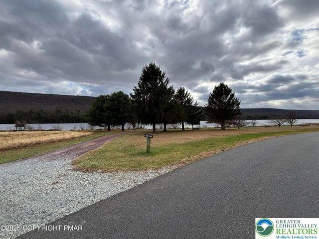 419 East White Bear Drive, Summit Hill Boro, PA 18250