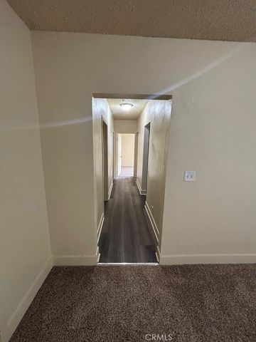 811 W 40th, Los Angeles, CA 90037