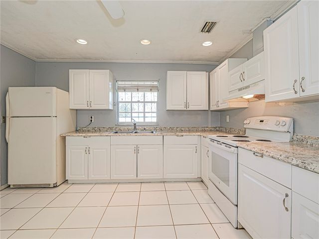 1676 17th Place SW, Vero Beach, FL 32962