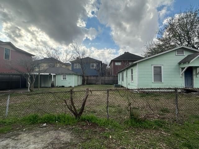 2543 Bevis Street, Houston, TX 77008