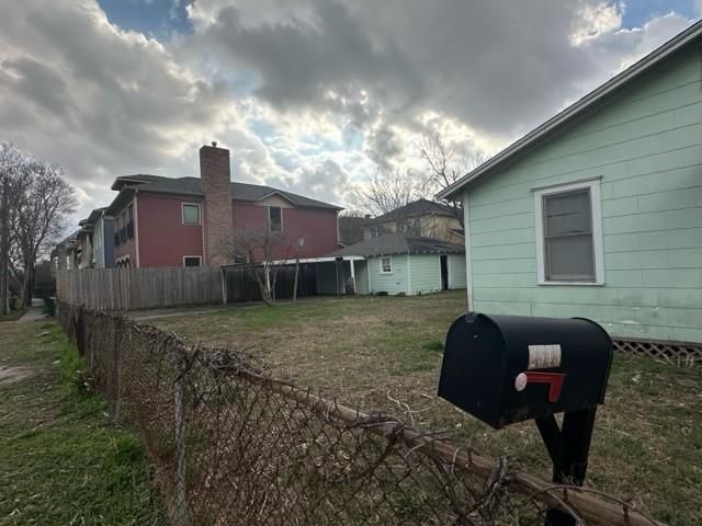 2543 Bevis Street, Houston, TX 77008