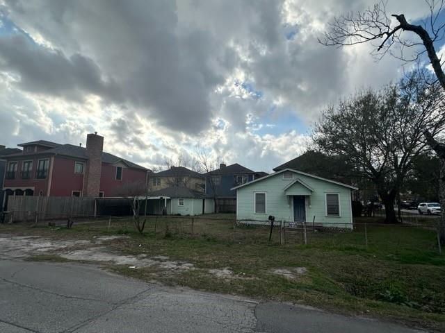 2543 Bevis Street, Houston, TX 77008