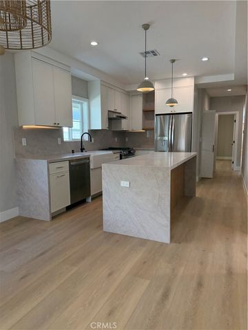 188 S Meridith, Pasadena, CA 91106