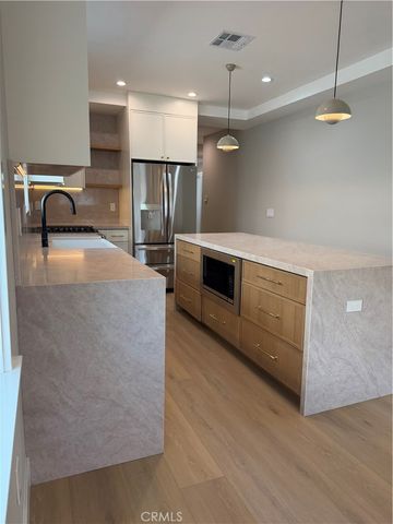 188 S Meridith, Pasadena, CA 91106