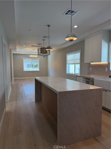 188 S Meridith, Pasadena, CA 91106