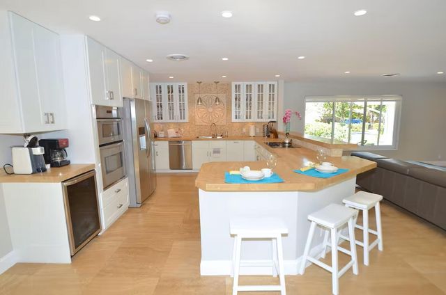 2060 Coco Palm Place, Lauderdale-By-The-Sea, Lauderdale By The Sea, FL 33062