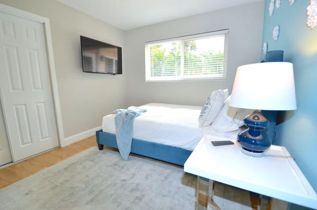 2060 Coco Palm Place, Lauderdale-By-The-Sea, Lauderdale By The Sea, FL 33062