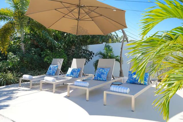 2060 Coco Palm Place, Lauderdale-By-The-Sea, Lauderdale By The Sea, FL 33062