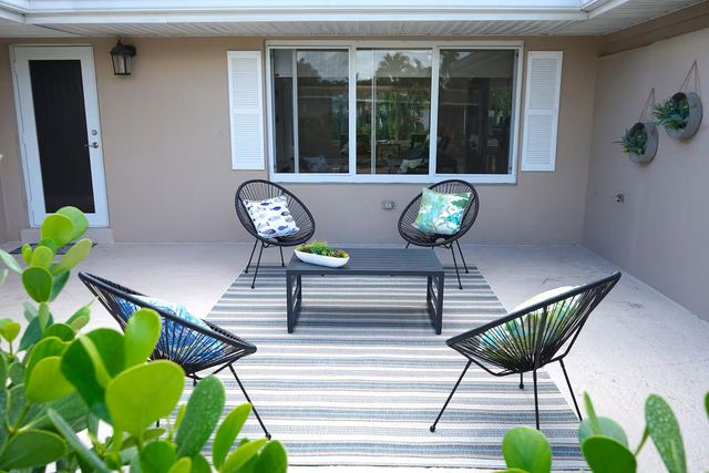 2060 Coco Palm Place, Lauderdale-By-The-Sea, Lauderdale By The Sea, FL 33062