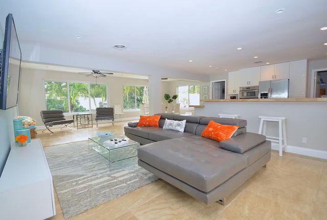 2060 Coco Palm Place, Lauderdale-By-The-Sea, Lauderdale By The Sea, FL 33062