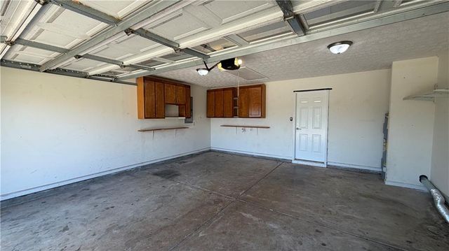 567 Deadwood Trail, Locust Grove, GA 30248