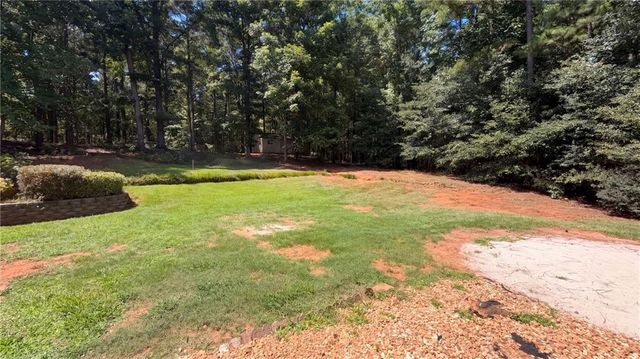 567 Deadwood Trail, Locust Grove, GA 30248