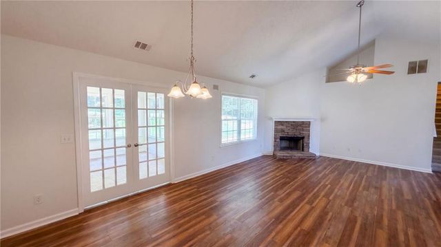 567 Deadwood Trail, Locust Grove, GA 30248