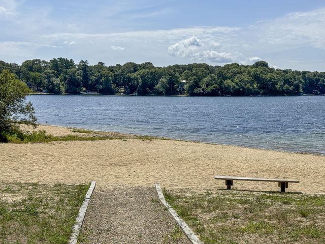 46 Lake Shore Drive, East Falmouth, MA 02536