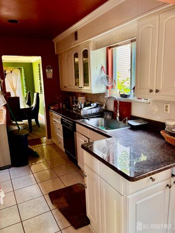 125 wainwright Drive, Matawan, NJ 07747