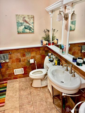 125 wainwright Drive, Matawan, NJ 07747